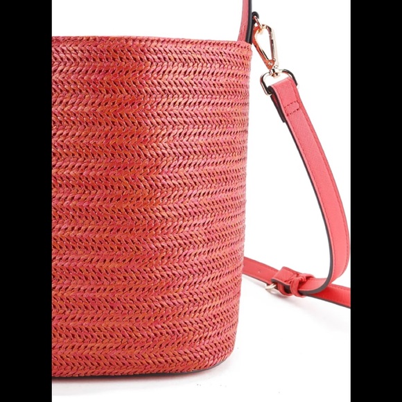 LaTerre NWT CORAL color straw Bucket Bag drawstring closure handle/crossbody - Picture 2 of 9